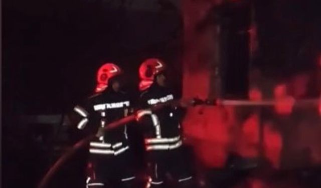 Tüplerin saklandığı ev alev aldı: Patlama anları kamerada