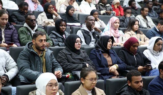Yabancı üniversite öğrencileri Mevlana'yı Konya'da yakından tanıma imkanı buluyor