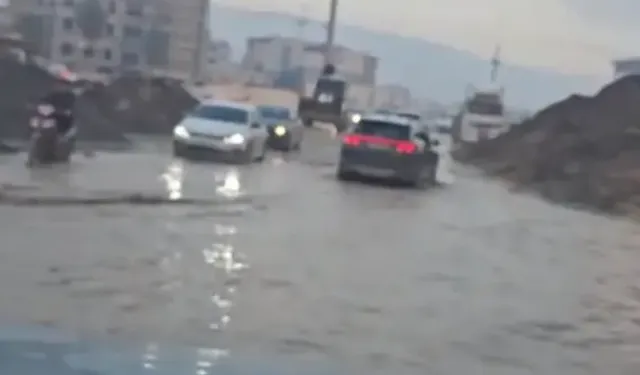 Hatay'da Çalışmalar Eğitimi Engelledi: 5 Okul Geçici Olarak Taşınıyor