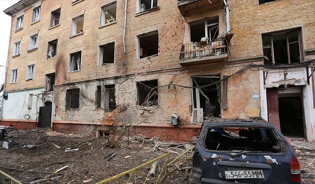 Zelenskiy, Rusya'nın 30 füze ve 450'den fazla İHA ile saldırı düzenlediğini bildirdi