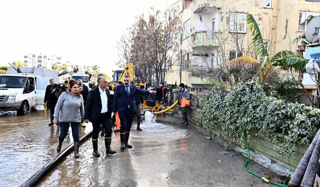 Başkan Uysal: 'Yoğun yağış bazı teknik aksaklıklarla birleşince sel ve su baskınlarına neden oldu'