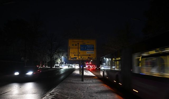 Berlin'de günlerdir devam eden elektrik kesintisinden etkilenenler yaşadıkları zorlukları anlattı