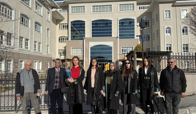 Burdur'da bir kadının evinde öldürülmesine ilişkin 3 sanığın yargılanmasına başlandı