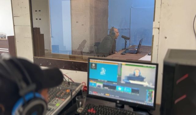 Gazze Şeridi'nde yerel radyolar, enkaz altından yeniden yayınlarına başladı