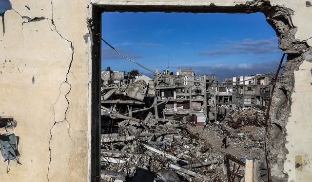 İsrail Gazze'de işgal ettiği bölgelere saldırılarını sürdürüyor