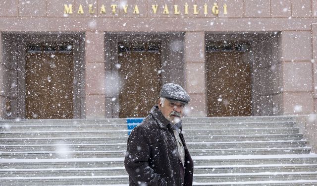 Malatya'da kar yağışı nedeniyle motosiklet trafiği yasaklandı