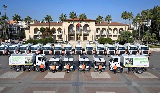 Mersin Büyükşehir Belediyesi, temizlik filosuna 22 yol süpürme aracı ekledi