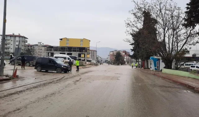 Sürücüler Dikkat: Defne’de Miting Nedeniyle Yollar Kapalı