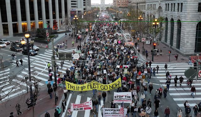 ABD'de güvenlik güçlerinin müdahaleleri öfkeyi sokağa taşırarak kitlesel protestolara dönüştürüyor