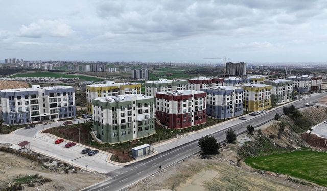 Adana ve Hatay'da depremzedeler yeni yuvalarının ödeme planını memnuniyetle karşıladı