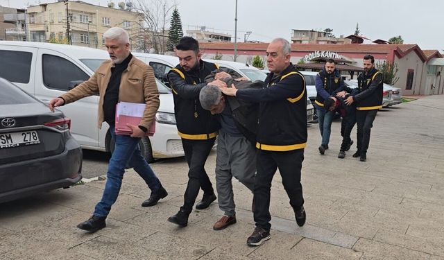 Adana'da 2 araç çalıp 4 iş yerinden hırsızlık yapan 2 zanlı tutuklandı