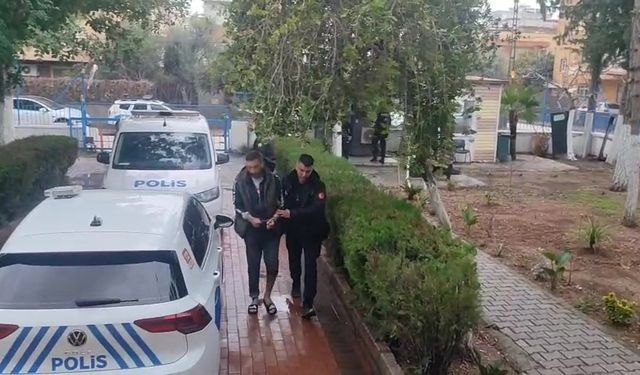 Adana'da biri cinayetten aranan 2 firari hükümlü yakalandı