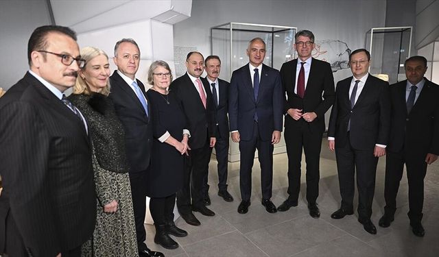 Almanya'da 'Toplumun Keşfi: Göbeklitepe, Taş Tepeler' sergisi açıldı