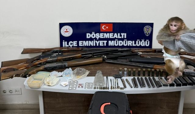 Antalya'da düzenlenen uyuşturucu operasyonunda 3 kişi gözaltına alındı