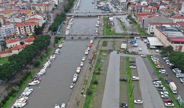 Çanakkale'de debisi yükselen Sarıçay'da yaşanan taşkın dronla görüntülendi