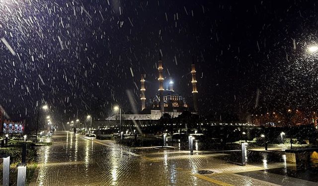 Edirne'de kar yağışı başladı
