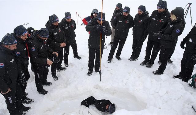 Erzurum'un gönüllü arama kurtarma ekibi çığ olaylarına müdahale için gücünü artırıyor