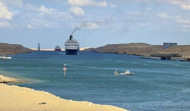 Gazze'de ateşkesin ardından Süveyş Kanalı'nın gelirleri artış gösterdi