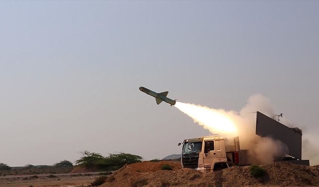 İran, 24 Şubat'ta ülkenin doğusu ve batısında askeri atış faaliyeti nedeniyle NOTAM yayımladı