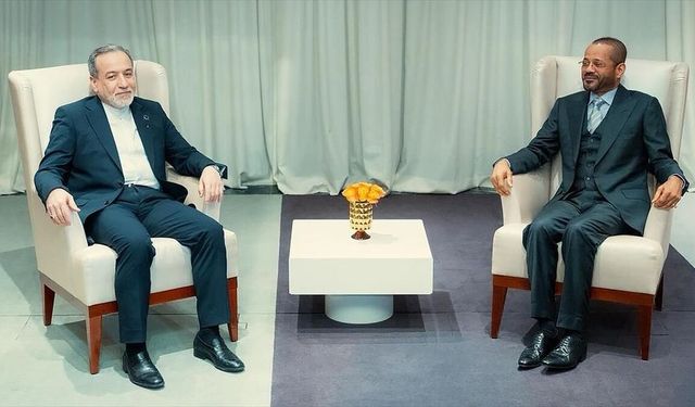 İran Dışişleri Bakanı, ABD ile görüşmeler öncesi Cenevre'de Ummanlı mevkidaşıyla bir araya geldi