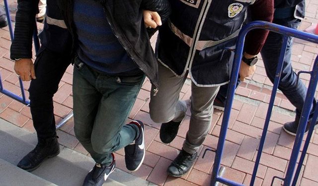 İstanbul'da otoparktaki araçlardan 30 milyon dolar çalındığı iddiasıyla 11 zanlının emniyetteki işlemleri sürüyor