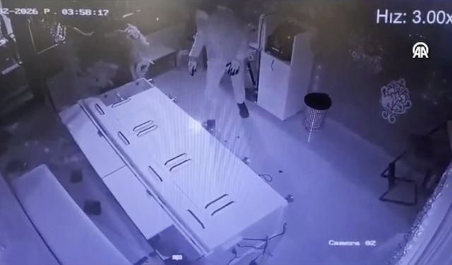 Kayseri'de forkliftle kepenk ve camlarını kırdığı kuyumcudan altın çalıp eşekle kaçan zanlı tutuklandı