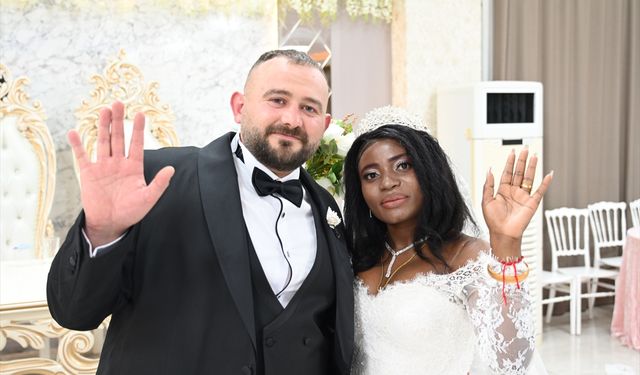 Kongo Demokratik Cumhuriyeti'nde tanışan çift Osmaniye'de düğün yaptı