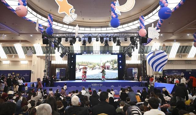 'Külliye'de Ramazan' etkinliklerinde 'Hay Hak Hacivat-Karagöz Müzikali' sahnelendi