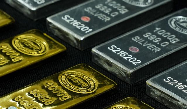 Küresel piyasalarda altın ve gümüş fiyatları toparlanıyor