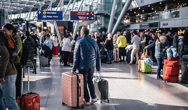 Lufthansa, pilotlar ve kabin ekibinin grevi nedeniyle 800 uçuşu iptal etti, 100 bin yolcu mağdur oldu