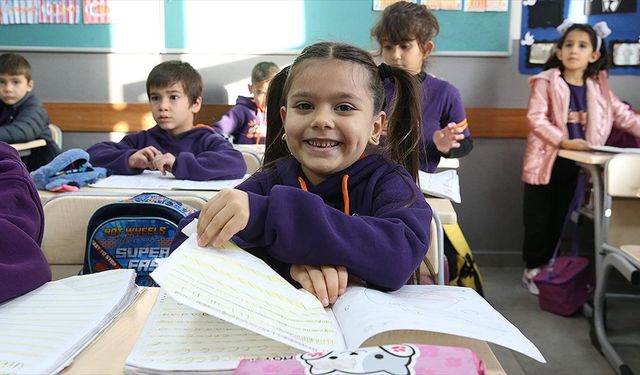 Okullarda yarıyıl tatilinin ardından ilk ders zili yarın çalacak