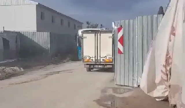 Antakya Saray Caddesi'nde Trafik Krizi Aşılamıyor!