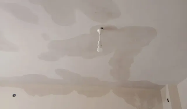 Orhanlı TOKİ’de Tavanlar Su Akıtıyor! Vatandaş Çözüm Bekliyor