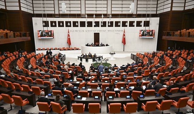 Trafik cezalarının artırılmasına yönelik düzenlemeleri de içeren kanun teklifi, TBMM Genel Kurulunda kabul edildi