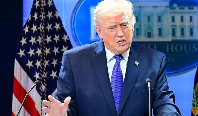Trump, ABD Yüksek Mahkemesinin kararının ardından yüzde 10'luk küresel tarife uygulayacağını duyurdu