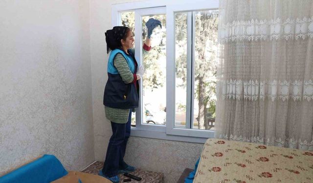 Akdeniz Belediyesi'nden ihtiyaç sahiplerine bayram temizliği desteği