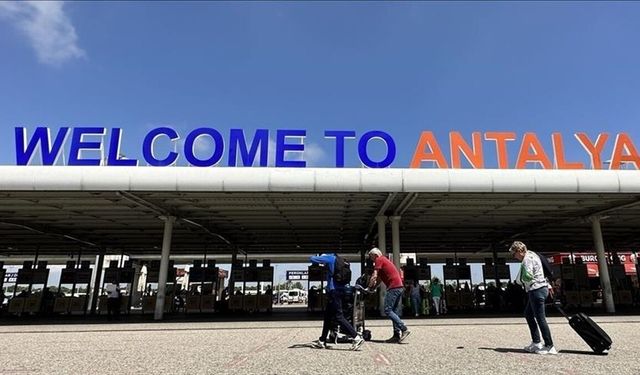 Antalya Havalimanı 2 ayda yaklaşık 2 milyon yolcuya hizmet verdi