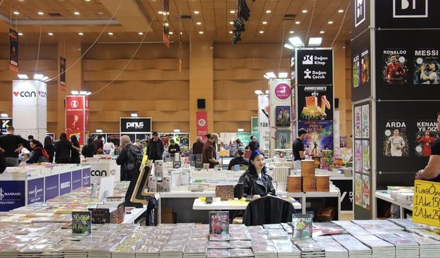 Antalya'da 'Kepez Kitap Fuarı' kapılarını açtı