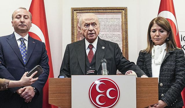Bahçeli: (İran-ABD/İsrail) Cumhurbaşkanımız başta olmak üzere siyasi iktidar barışın sağlanması için gayret gösteriyor