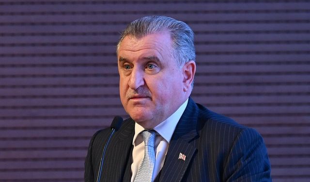 Bakan Bak'tan milli atıcılara tebrik mesajı