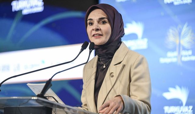 Bakan Göktaş: Kadınlar için ücretli doğum iznini 16 haftadan 24 haftaya, babalar için ise 10 güne çıkarıyoruz