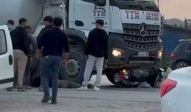 Beton Mikseriyle Çarpışan Sürücüsü Yaralandı