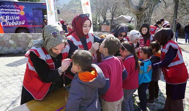 Büyükşehir'den Sarıçukur'da miniklere eğlence ve bilim dolu gün