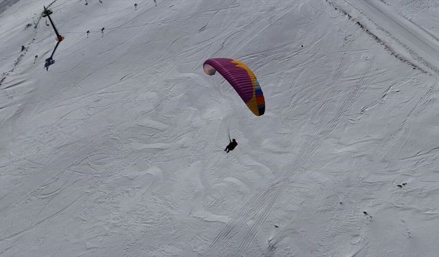 Davraz Kayak Merkezi yamaç paraşütü tutkunlarını da ağırlıyor