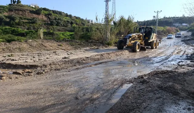 Sağanak Sonrası Defne Belediye Ekipleri Sahada: Çalışmalar Sürüyor!