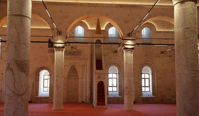 Depremde hasar alan Selahaddin Eyyubi Camisi, bayramda ibadete açılacak