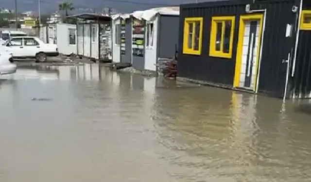 Antakya’da Esnaf Sular Altında Kaldı, Acil Çözüm Bekleniyor!