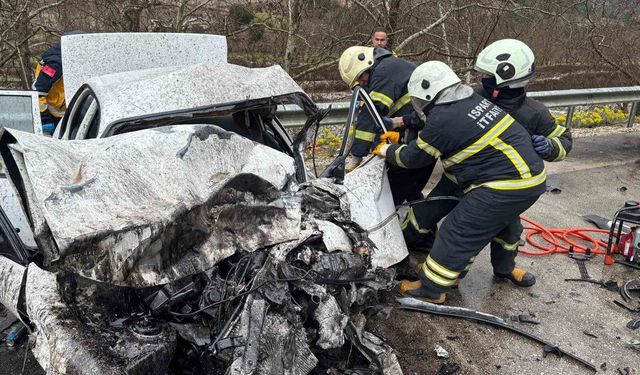 Isparta'da feci kaza nişanlı çifti hayattan kopardı