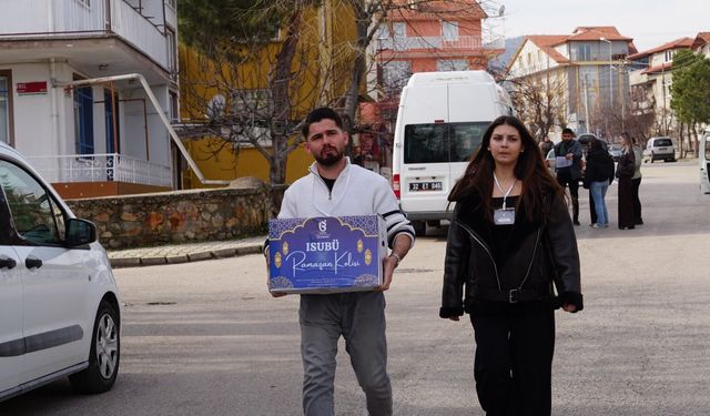 Isparta'da öğrencilerden 'Bir Kumanya, Bir Sofra, Bin Umut' kampanyası