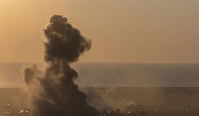 İsrail, Lübnan'a Hava Saldırıları Başlattığını Duyurdu